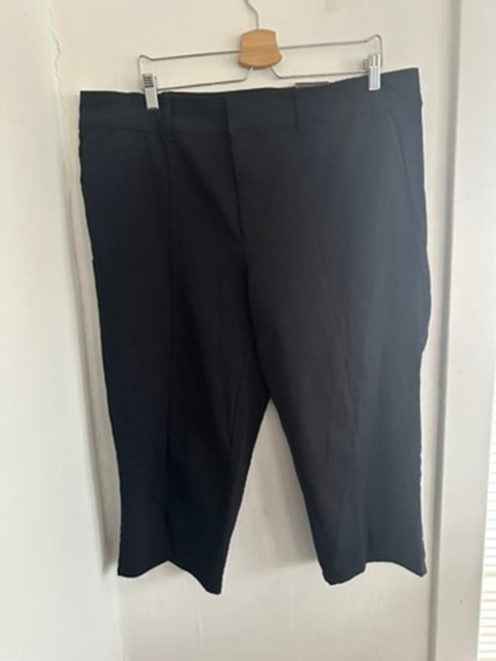 AVENUE Women's Navy Super Stretch Pull On Capri | Size 18